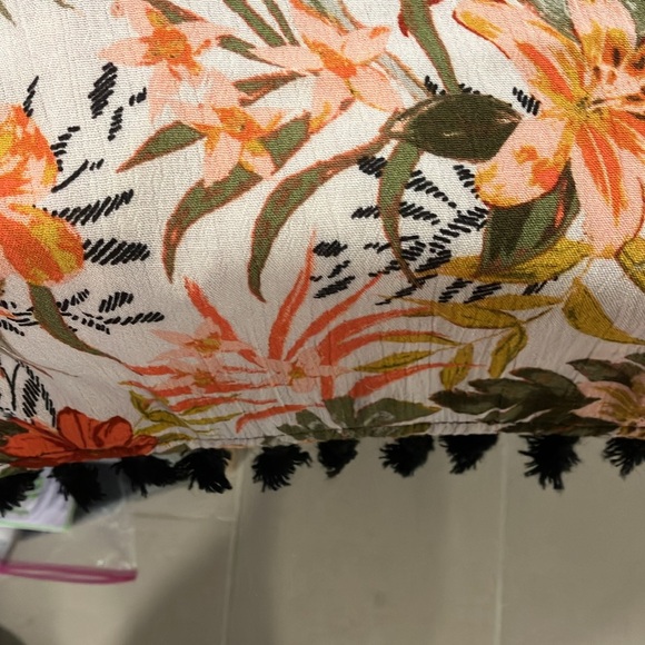Style & Co. Floral Tank Blouse
Tassel hem Size L - Picture 8 of 8
